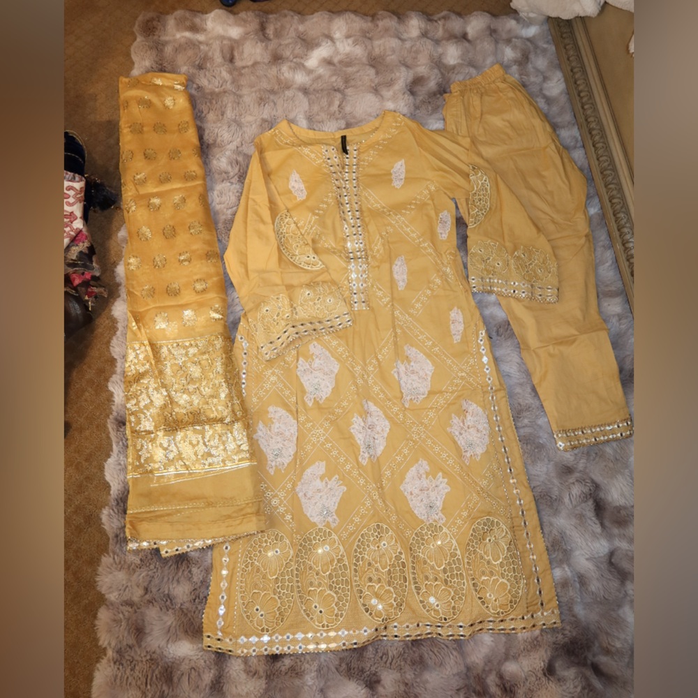 charizma 3 piece suit Elegant Gold Embroidered Suit Set